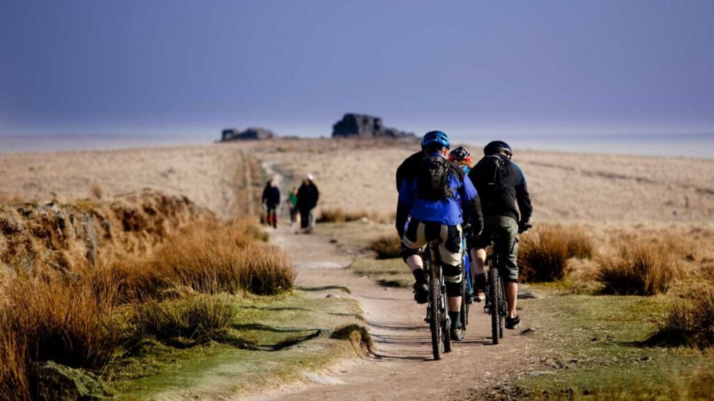 The Dartmoor Way Cycle Routes Devon-min